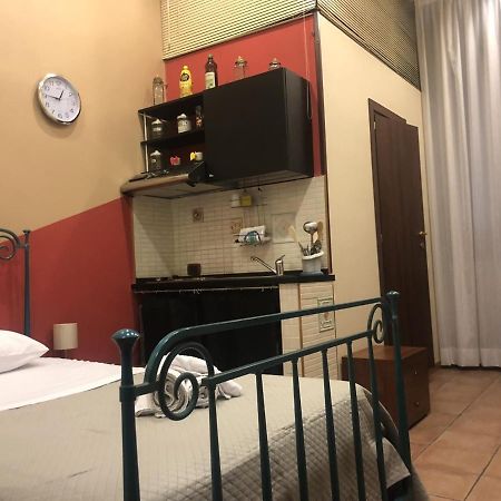 Roy Nel Cuore Di Napoli Hotel ภายนอก รูปภาพ