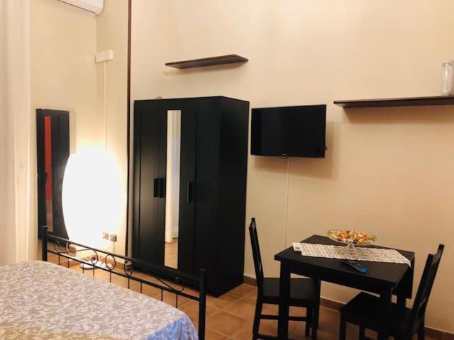 Roy Nel Cuore Di Napoli Hotel ภายนอก รูปภาพ